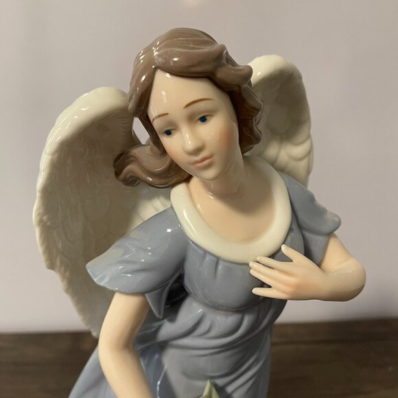 O'Well Grandeur Noel Collector's Edition Porcelain Angel With Bell 12.5 Figurine - Picture 5 of 8